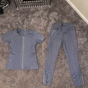 Jaanuu scrub set size small